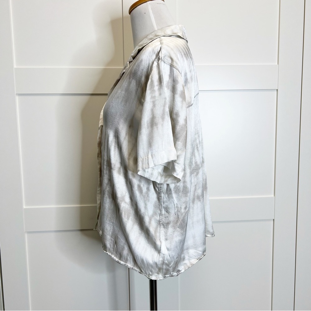 Rails Maui Satin Short Sleeve Button Down Top San… - image 2